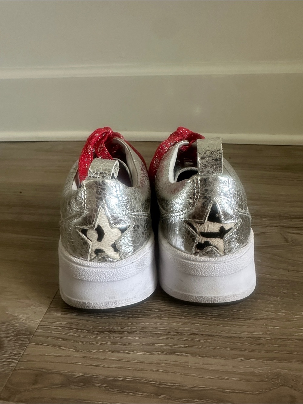 Women’s Metallic Leather Silver Sneakers with Red Laces - Picture 3 of 8